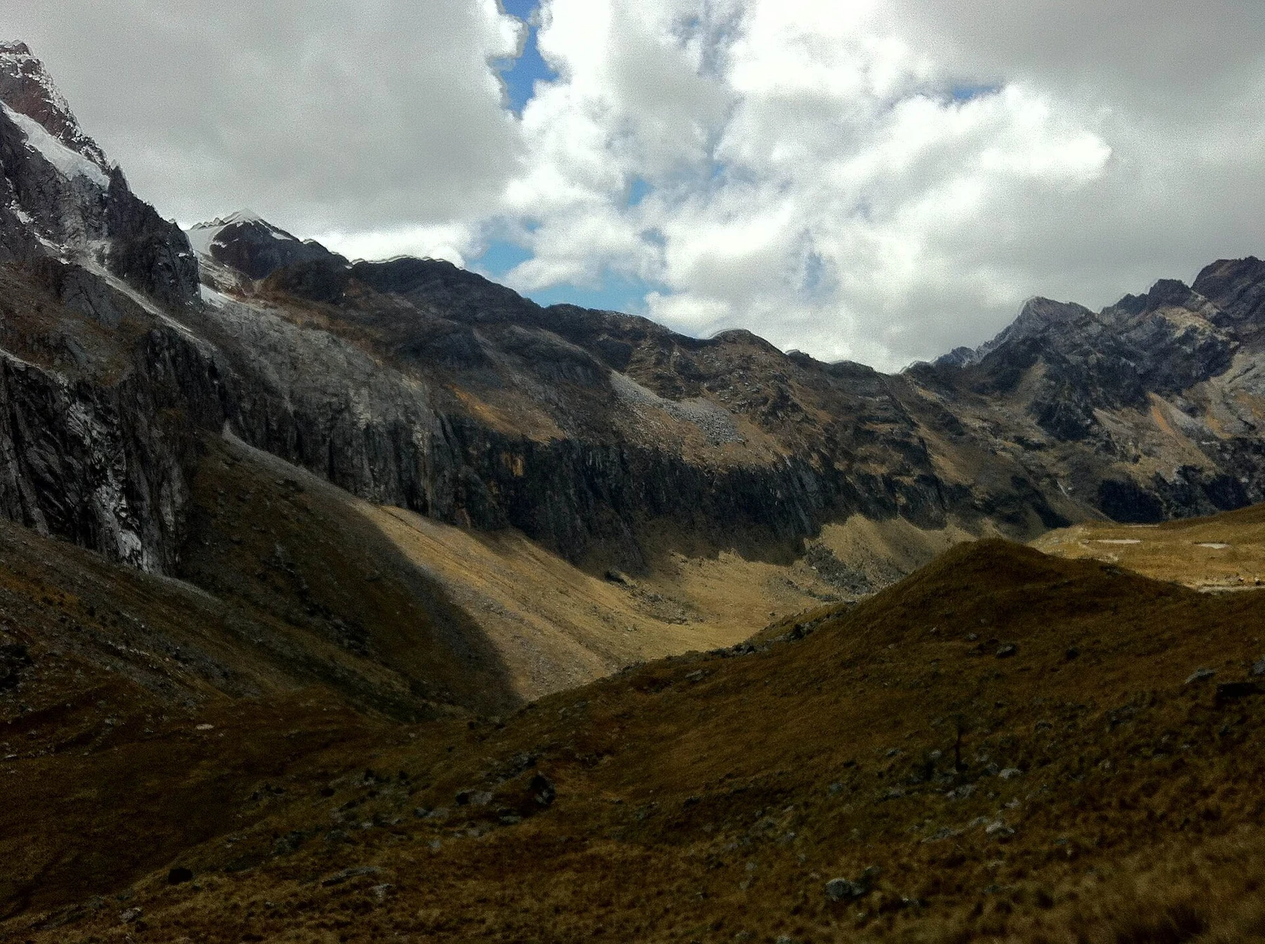 The high mountain trail toward Punta Unión on Peru’s Santa Cruz trek.