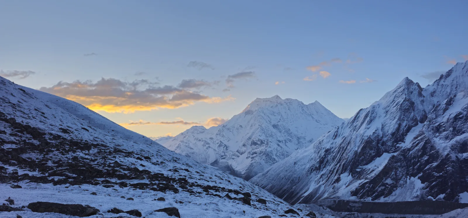 Himalayan mountain panorama at Larke La on the Manaslu Circuit.