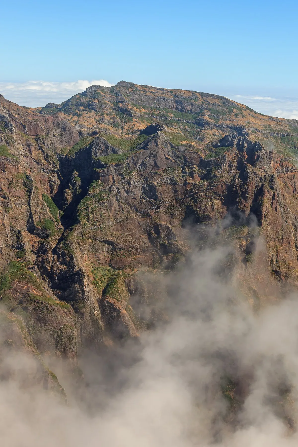 The rugged high mountains around Pico Ruivo in Madeira.