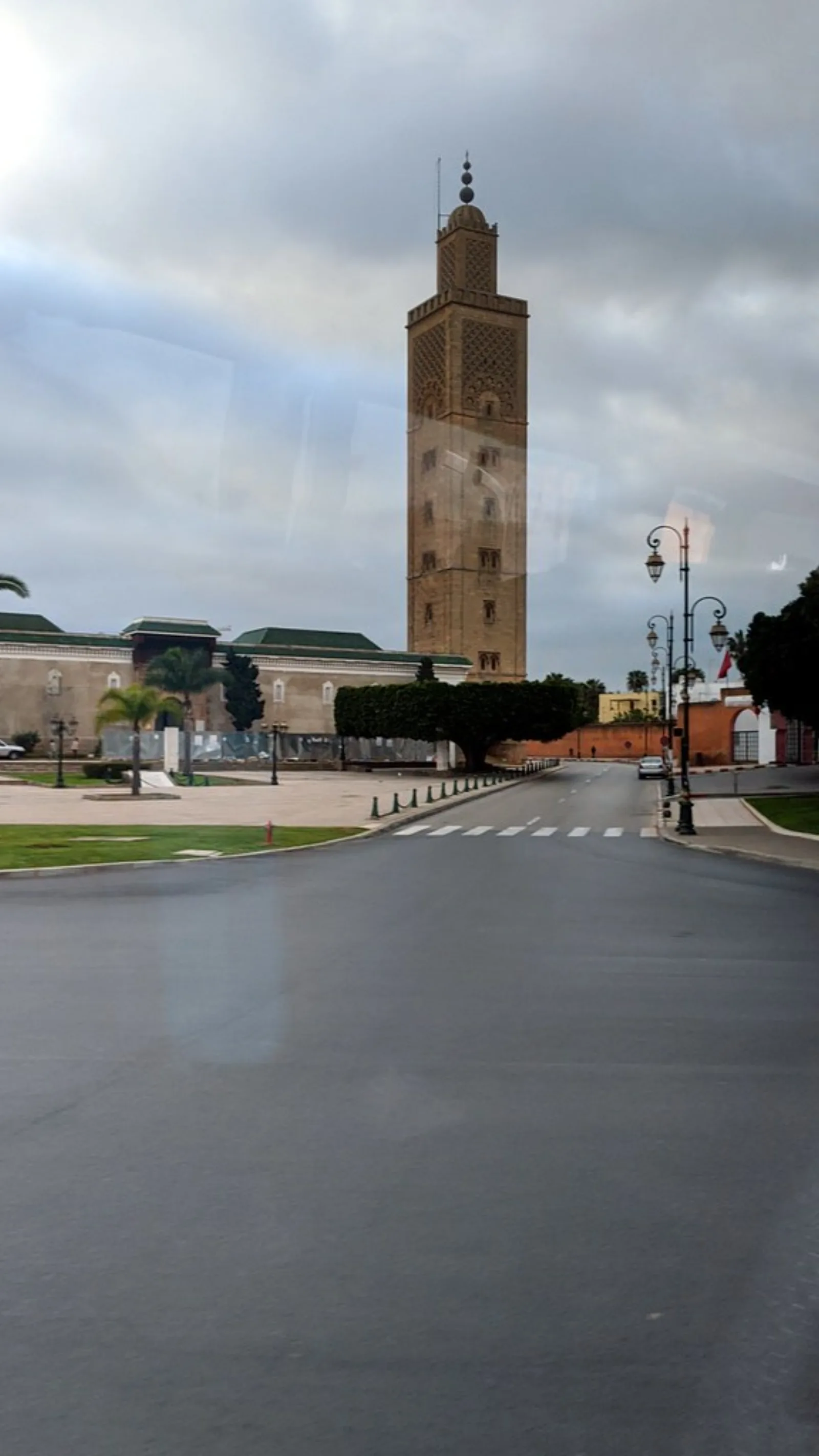 La torre Hassan se eleva sobre la explanada de Rabat.